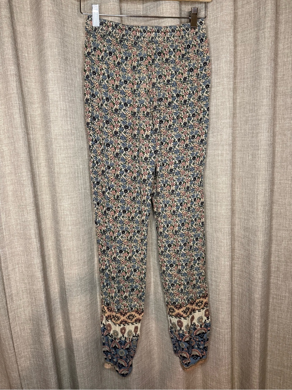 Natural Life Floral Printed Jogger Pants XS Smocked Waist Boho Border Cuff - Picture 3 of 7